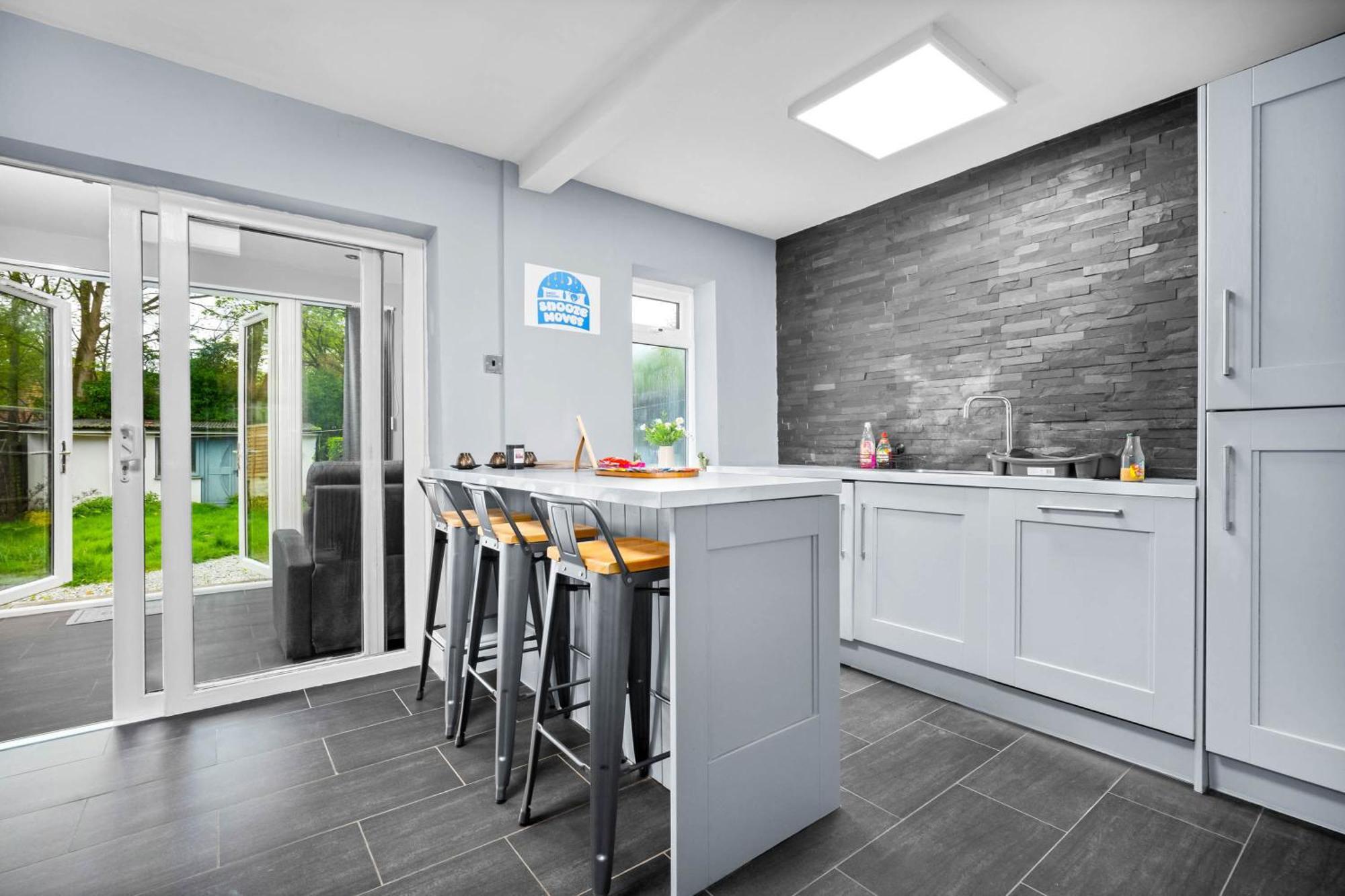 Stylish 3 Bedroom Home Away From Home Бирмингем Экстерьер фото