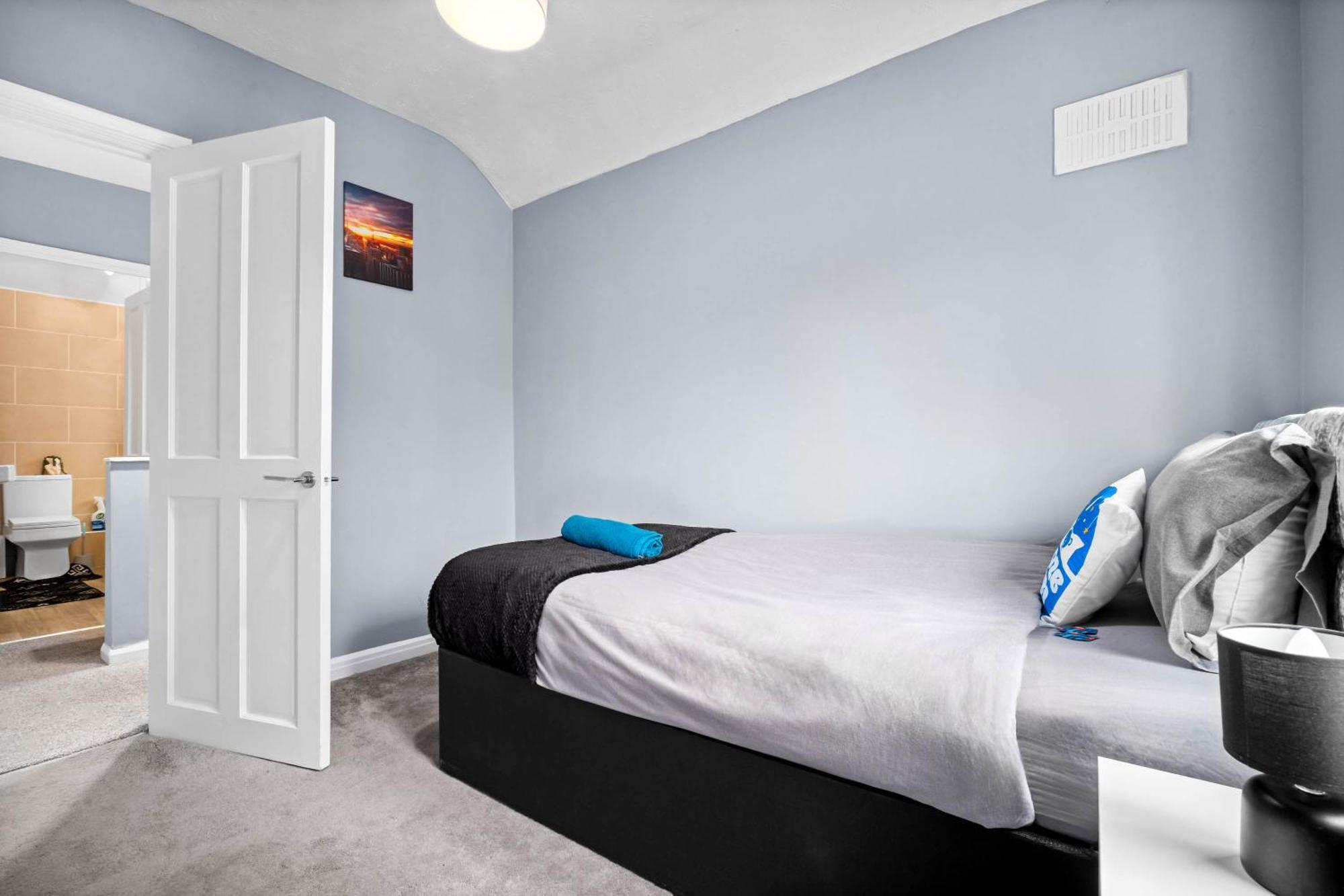 Stylish 3 Bedroom Home Away From Home Бирмингем Экстерьер фото