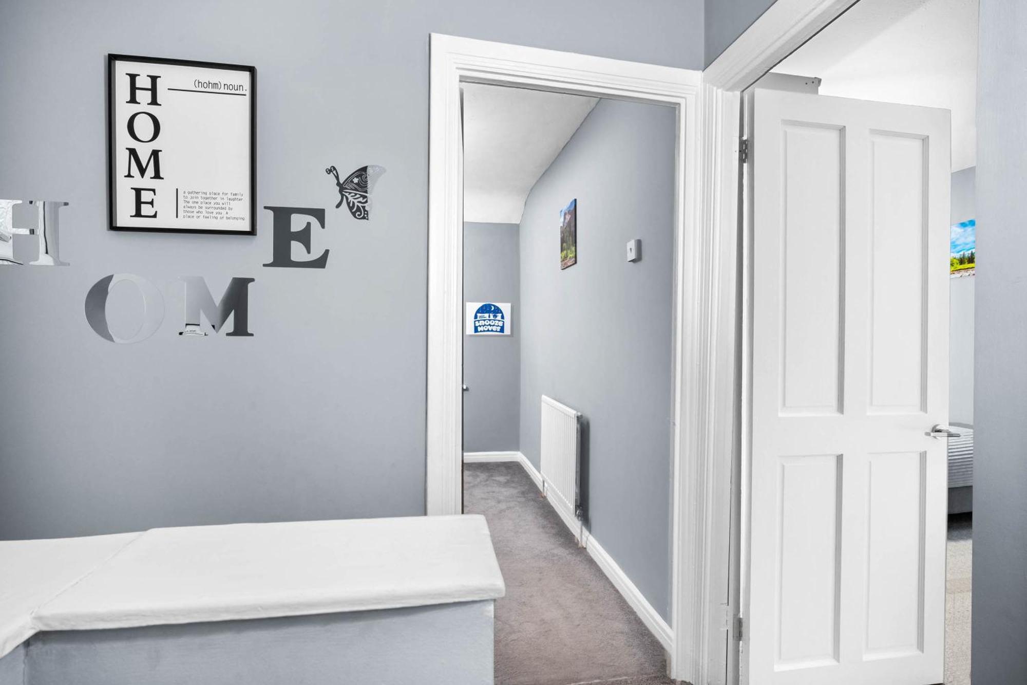 Stylish 3 Bedroom Home Away From Home Бирмингем Экстерьер фото